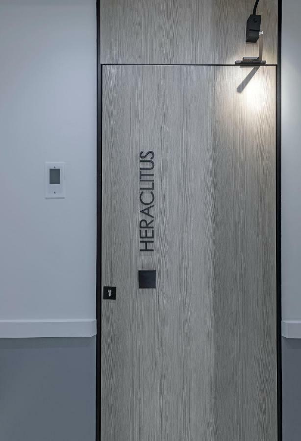 Philosofia Athens Suites ภายนอก รูปภาพ